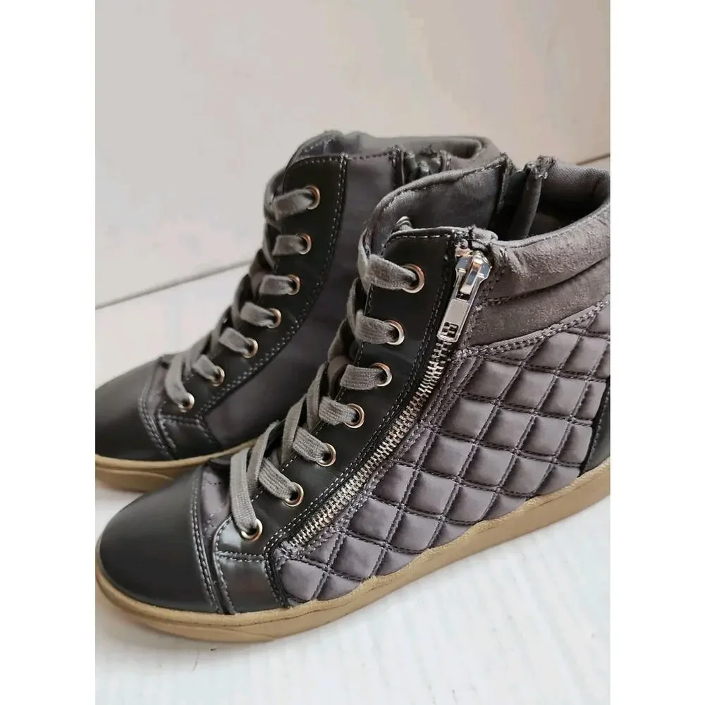 Juicy Couture Women's Size 8 Vareen Grey Quilted High-Top Sneakers Side Zip Y2K